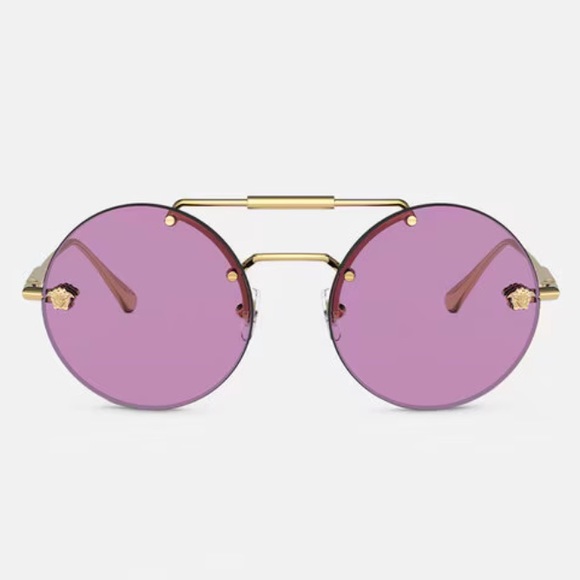 💯 Authentic Versace “Medusa” glam sunglasses
Purple and gold
Brand new - Picture 3 of 7
